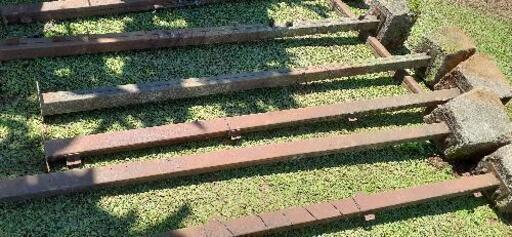 小屋のベース　基礎付き　鉄骨　一本あたり　８本