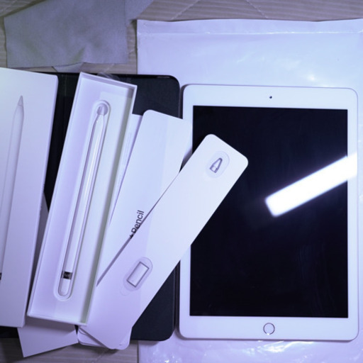 [値下げ]iPad第6世代WiFiモデル32GB シルバーPencil付き