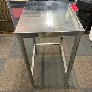 厨房機器　業務用作業台の画像