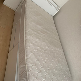 【取引中】ニトリ　シングルベッド　ホワイト　フレームのみの画像