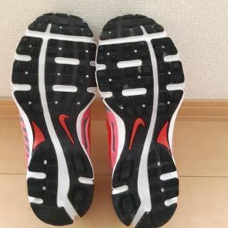 NIKE ランニングシューズ  （レディース24cm）の画像