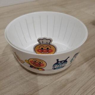 アンパンマン、ザル、ボールの画像