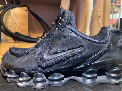 COMME des GARCONS × NIKE SHOX