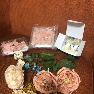 結婚式用ヘアアクセサリー: 造花・ドライフラワーかんざし、ヘアコム、花冠の画像