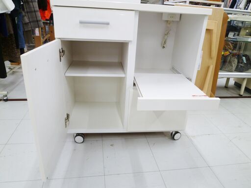 ミドルレンジボード キャスター付き 幅80×奥42×高84.5cm エナメル調 ホワイト キッチンボード キッチン収納 ニトリ 苫小牧西店
