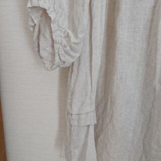 おしゃれなナチュラル系ブラウスの画像