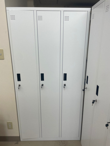 鍵付きロッカー　バラ売り不可