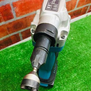 マキタ JN161D 充電式ニブラ【リライズ野田愛宕店】【店頭取引限定】【中古】管理番号：IT1H2HTDTVSMの画像