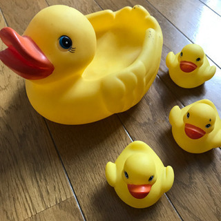 アヒルのおもちゃセットの画像