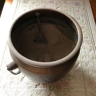 火鉢（灰ならし＆灰 付き）の画像