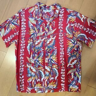 開襟シャツ3枚とTシャツ1枚の画像