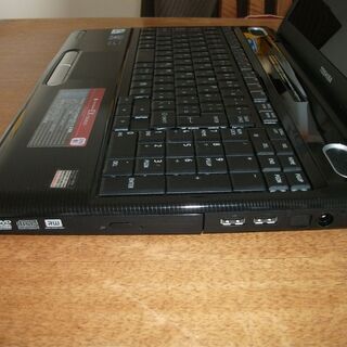 サテンブラックで外観は非常にきれい、SSDに換装、サクサク動きます。ワイヤレスマウス付きのお買い得品！の画像