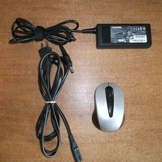 サテンブラックで外観は非常にきれい、SSDに換装、サクサク動きます。ワイヤレスマウス付きのお買い得品！の画像