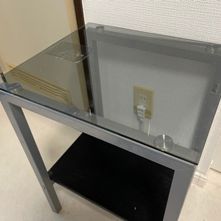 サイドテーブル