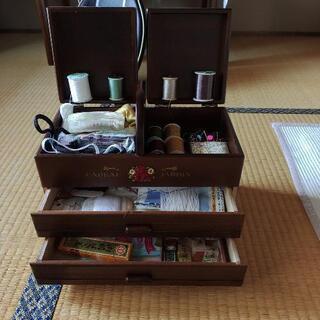 〈日程・引取り限定〉裁縫箱