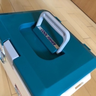 アステージ　クーラーボックス　7.5リットル