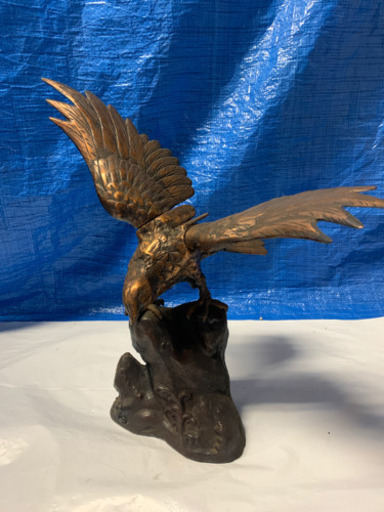 鷹？の置物（鉄？）