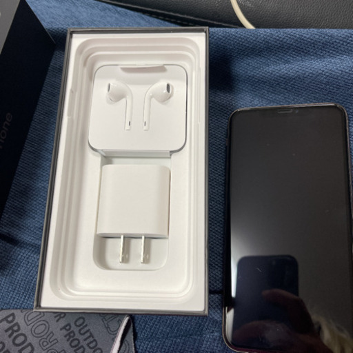 iPhone11ProMax64GゴールドSIM解除済！