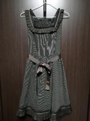 ふりふりの洋服３着2000円で。（値段交渉可）