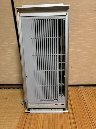 2009年製 コロナ 窓用エアコン 枠付・リモコン有