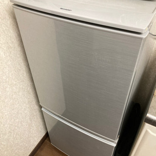 SHARP冷蔵庫　2017年式　137リットル　左右開き設定可