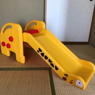 室内遊びに☆キリンのすべり台