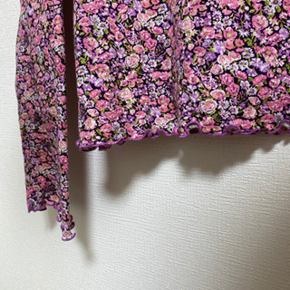 花柄 カットソー チャイルドウーマン トップス ピンク フリル の画像