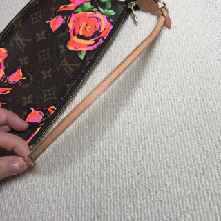 未使用に近い，ルイヴィトン 村上隆限定品アクセソワール M48615 薔薇 の画像