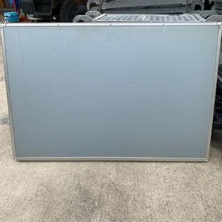 壁掛ホワイトボード&月間予定表(横書)のセット / 曜日マグネットシール付/ 中古品の画像