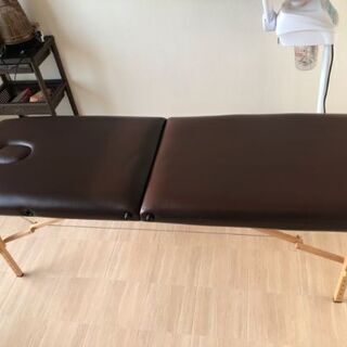 折りたたみマッサージベッド 高さ調節式 ヘッドレスト付きの画像