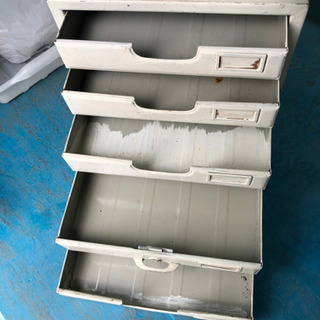 A4サイズ5段キャビネット差し上げます❗️の画像