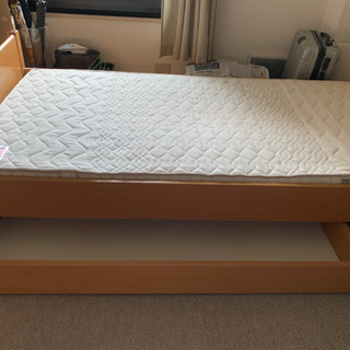 ベッド、ベッド下収納、サイドテーブル、3点セット、無料❗️の画像