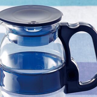 iwaki(イワキ) 耐熱ガラス ピッチャー 冷水筒 ブルー 1.3L ハンディーサーバー 茶こしなし 麦茶 お茶 ポット KT2933-BLの画像