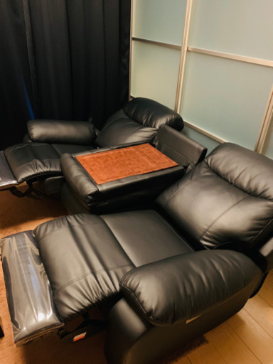 美品 電動リクライニングソファ 3人掛け USBポート テーブル付 両側電動 ソフトレザー