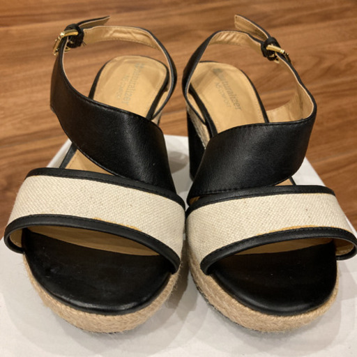 【ネット決済\u0026全国発送可】美品　naturalizer N5 COMFORT サンダル リーガル