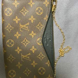 LOUIS VUITTON