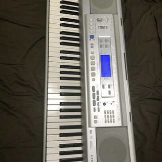 電子ピアノ　CASIO CTK-810