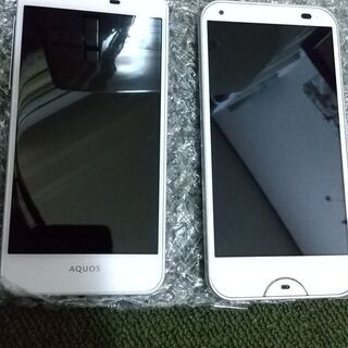 au KYV40とAQUOS SHV37au両方解除済み端末の画像