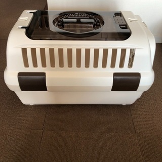 ほぼ新品❣️ リッチェル　クレート　アイボリー　Sサイズの画像