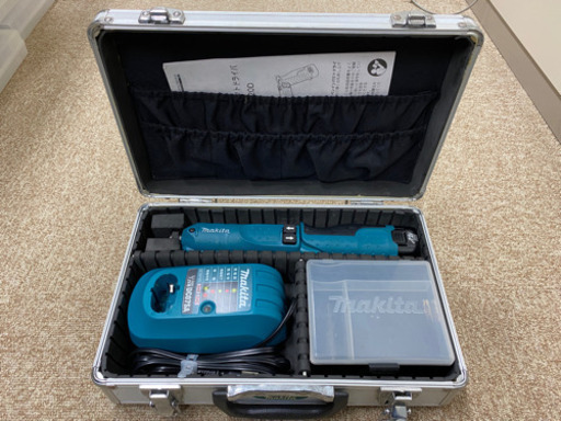 マキタ 7.2V ペンインパクトドライバー　　　TD020D