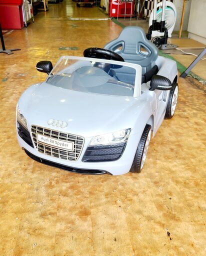 【愛品館市原店】 トイザらス AVIGO 電動乗用 アウディR8　スパイダーミニ【管理IEJ044896-104】