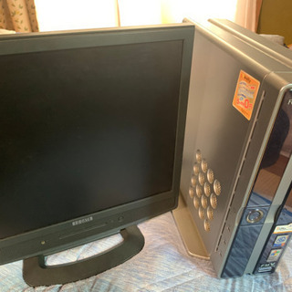 ディスクトップのパソコンのセット