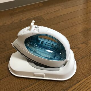 (取引中)Panasonic コードレススチームアイロン
