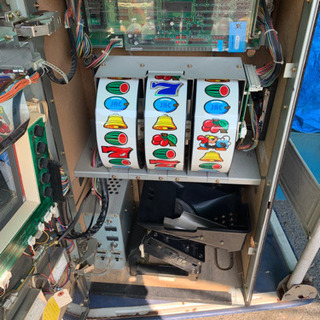 【取引中】パチスロ実機、ユニバーサル、クランキーコンテストの画像