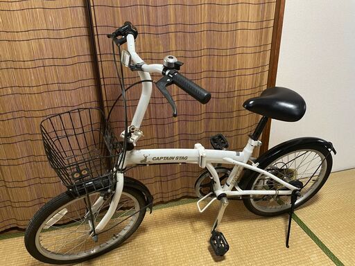20インチ折りたたみ自転車[キャプテンスタッグ] FDB206 [シマノ6段変速 / 前後泥よけ / 前カゴ ]標準装備 ホワイト