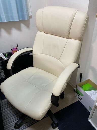 デスクチェア 椅子 デスクワーク 見た目 ソファー タイプ 白 ホワイト ベージュ