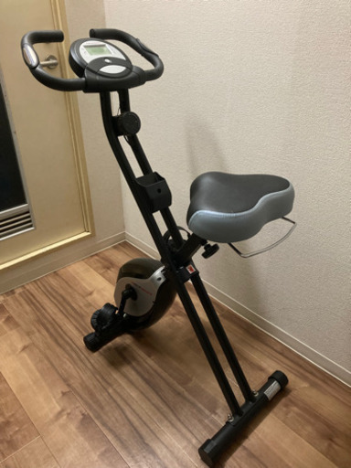 折りたたみ式フィットネスバイク