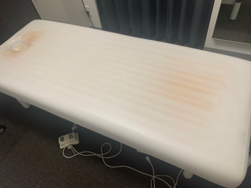 ヘッド付き可動式ベッド