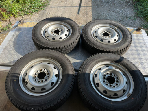 新古品タイヤ　145R12 6P.R.LT DUNLOP 4本