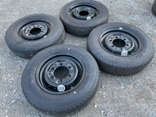 新古品タイヤ　195/75R15 109/107 L LT DUNLOP SPLT33→4本